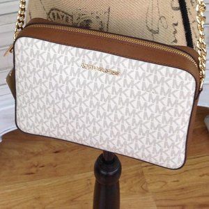 Michael Kors Jet Set Crossbody